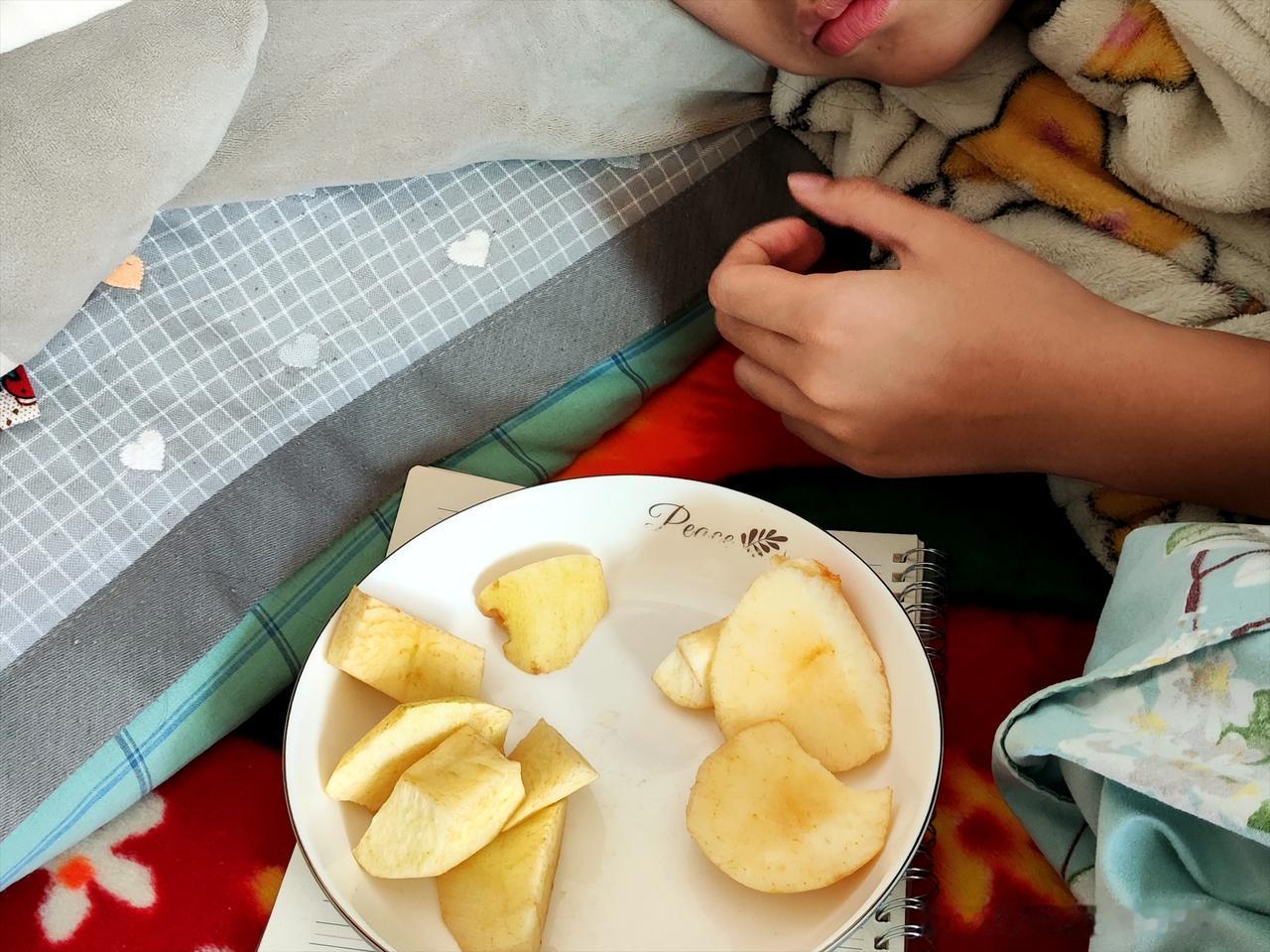 全职妈妈钱要赚，孩子也要管，为了50块钱，熬夜写文到晚上12点

男人和女人的区