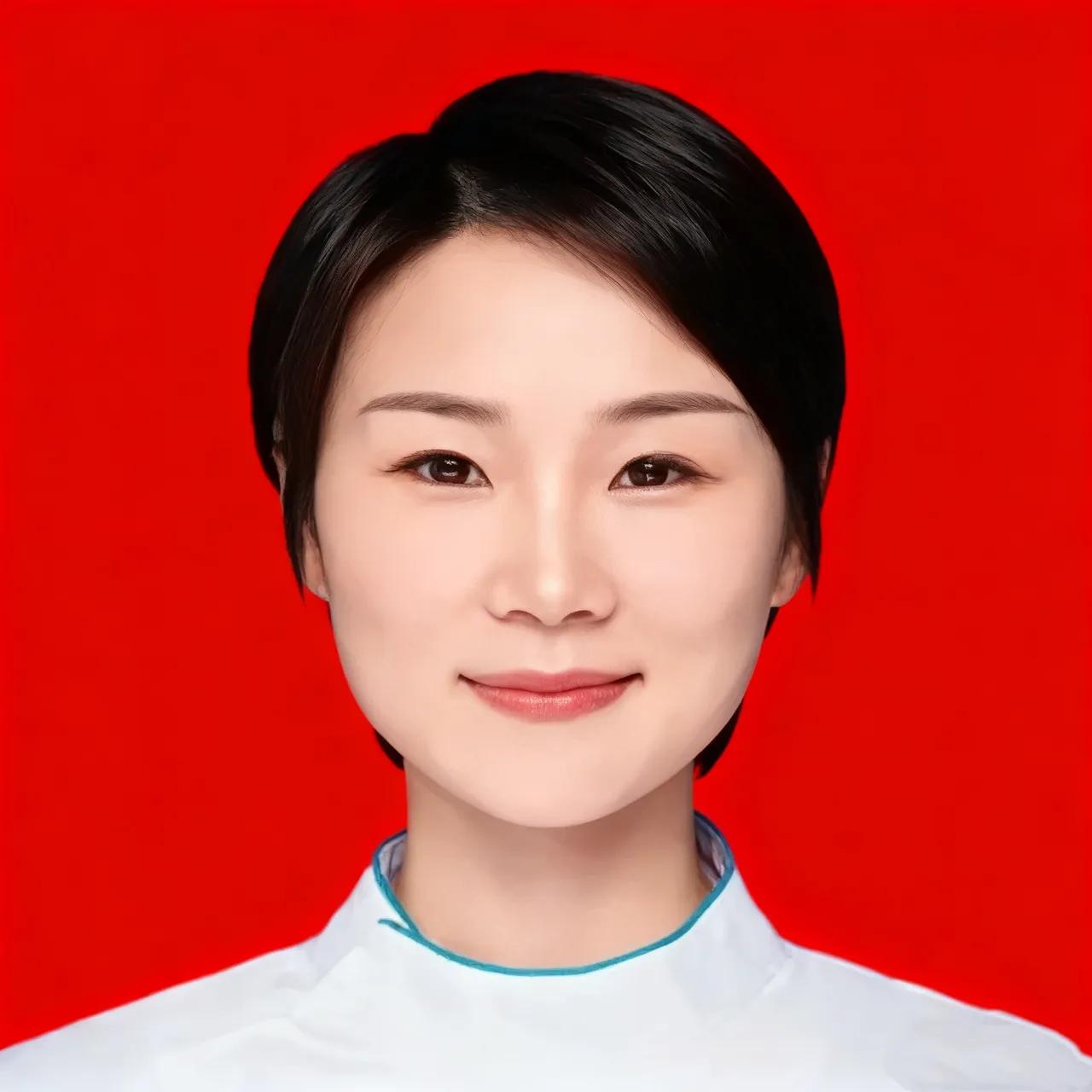 湖南省人民医院心内六区的彭晶晶护士长，可不一般！人长得漂亮，皮肤白皙，还是护理学