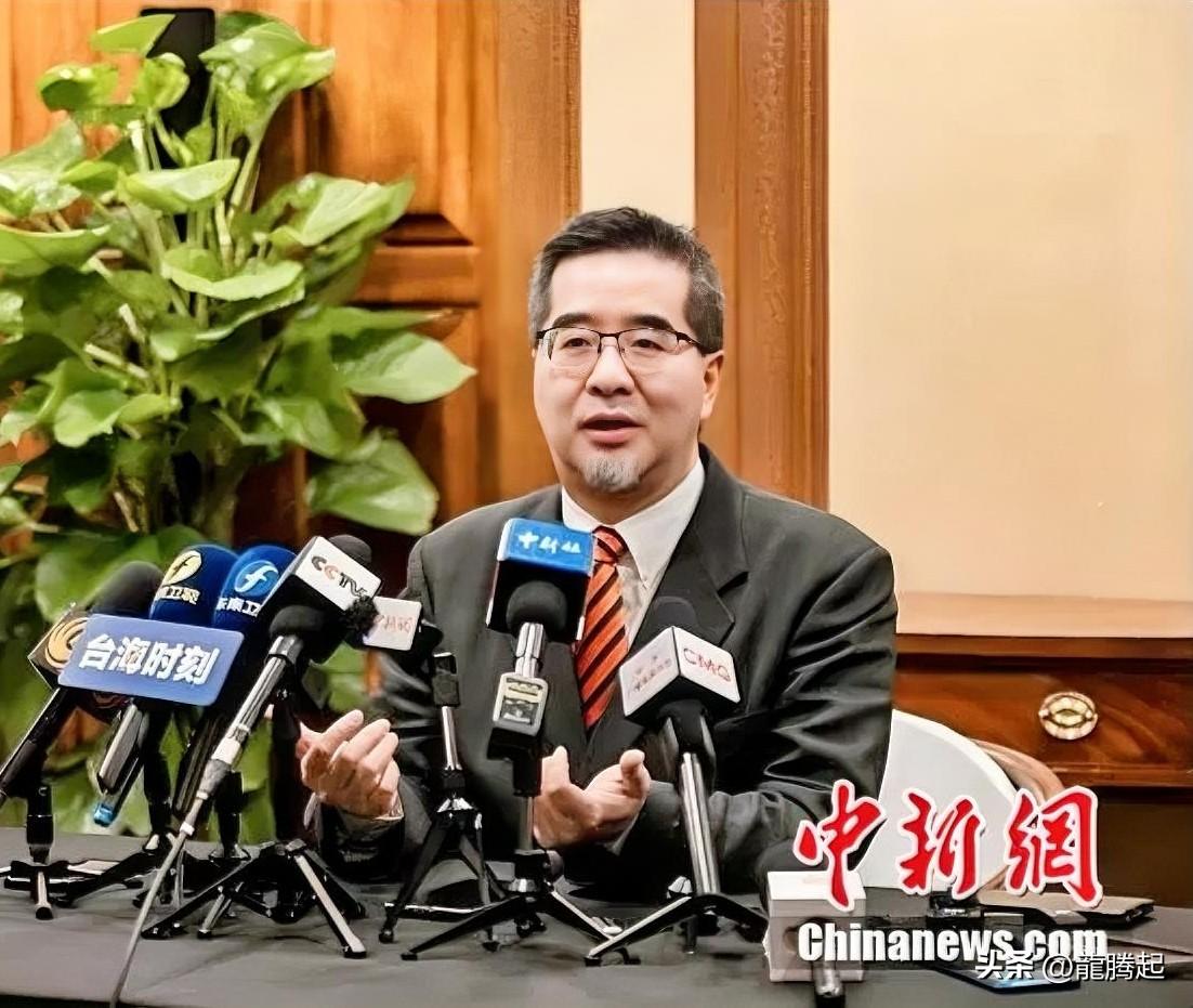 “未经马英九同意，私自带上李德维和薛香川，使访陆开支增加”，这种指控显然是强词夺