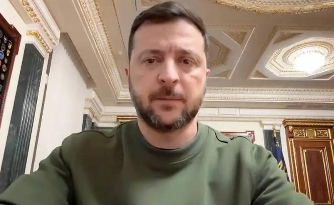 泽连斯基称，请中国帮帮乌克兰。泽连斯基在记者会上说：“谈到中国，首先，我认为中国