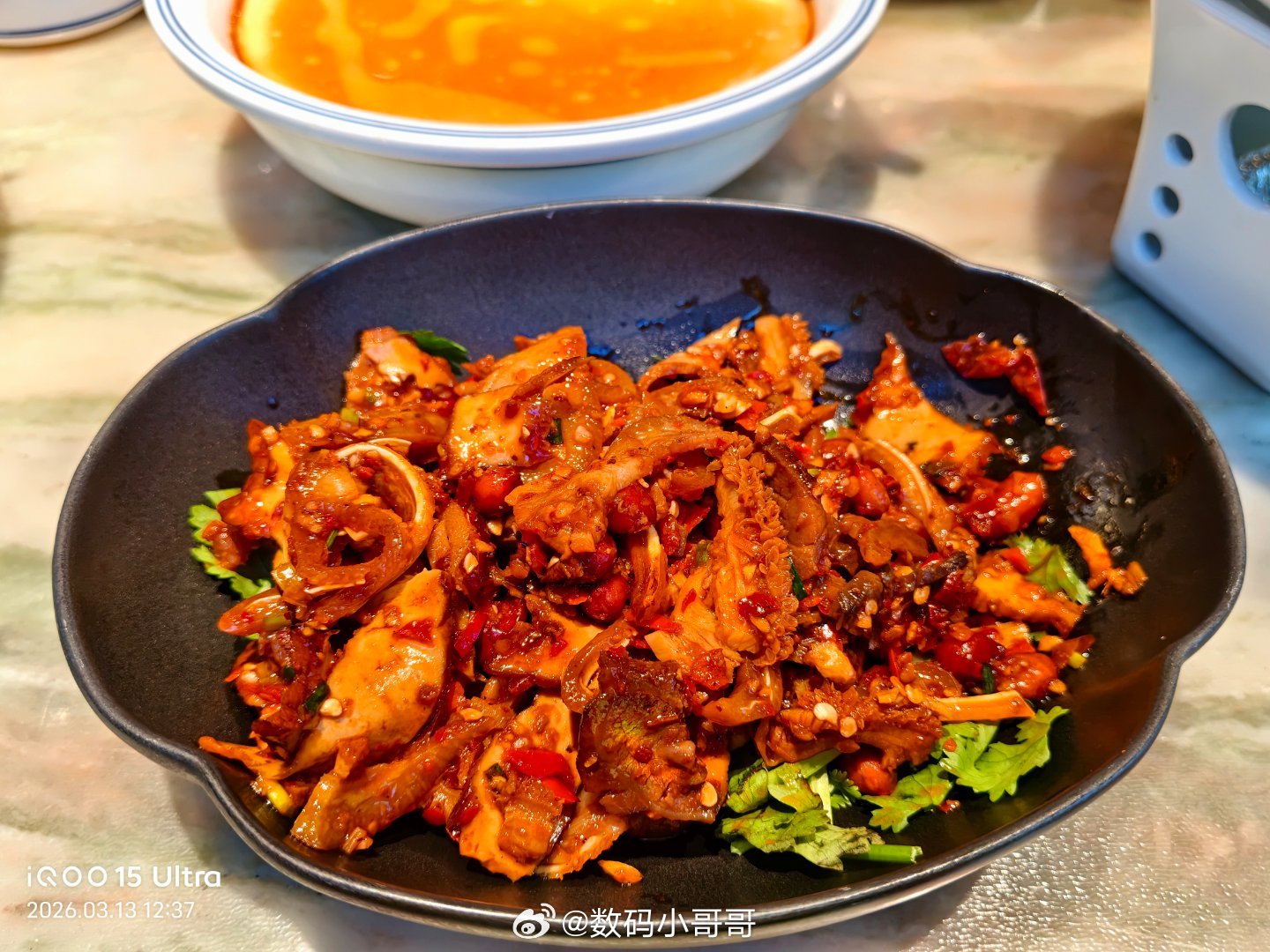 湖南菜很辣很够味，我一个江西人都受不了这个辣度