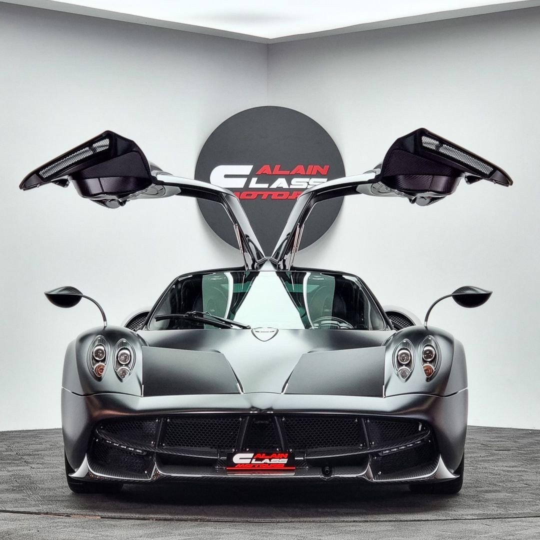Pagani Huayra an exclusive Hypercar is l