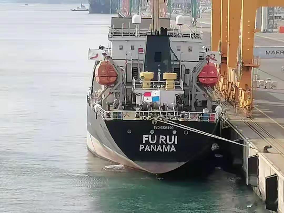 中国船舶为什么要成为方便旗船？
五湖四海、五大洲四大洋，我们船舶为什么不能悬挂五