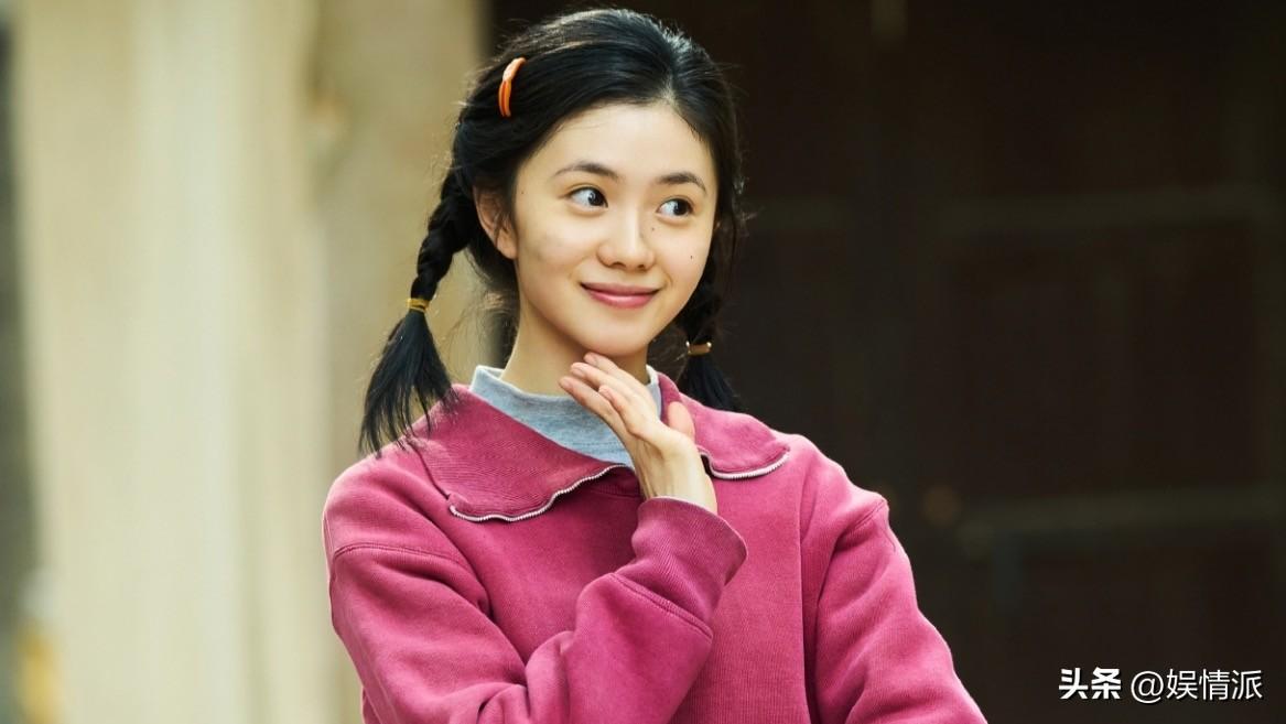 山野少女易青娥，半生坎坷历尽风霜，一身风骨冰清玉洁。不染俗世浮华，坚守梨园初心，