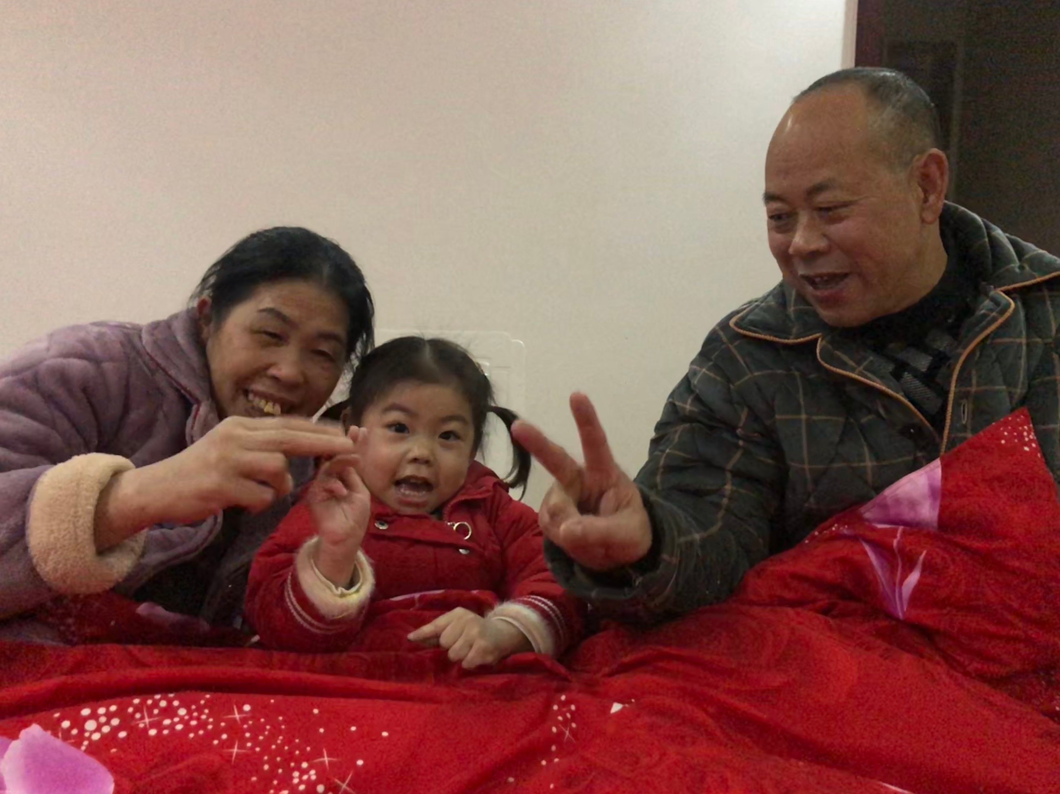 父亲节 给生活加点flow美妆 小时候总觉得爸爸是超人，他能扛起我所有的天马行空