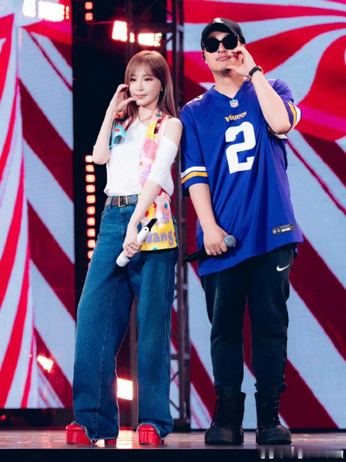 潘玮柏王心凌合作潘玮柏王心凌合作新歌《Like It Love It》的消息太惊