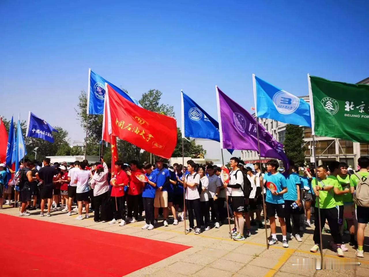 首都高校徒步大赛，北京工业大学一枝独秀