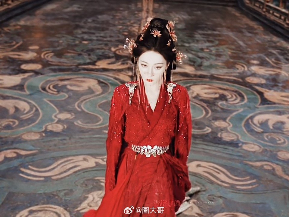 迪丽热巴白日提灯滤镜迪丽热巴陈飞宇主演的电视剧《白日提灯》定档预告来了，看了热巴