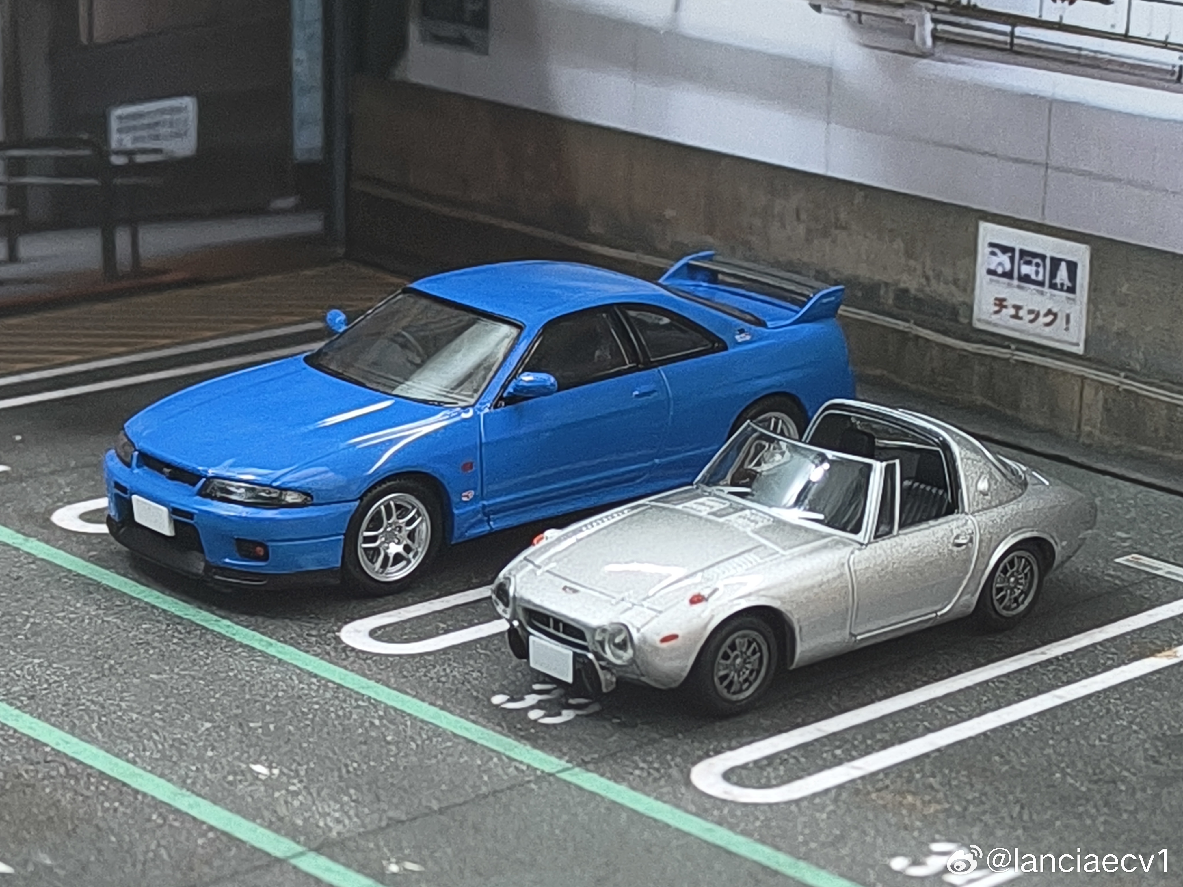 多美卡TLV新出的R33 SKYLINE GT-R V SPEC LM和丰田Sp