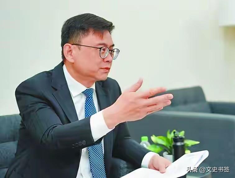 闹大了！最近民进党高雄市长候选人赖瑞隆宣传当地养殖渔业，现场亲自撒网捕鱼，本来想