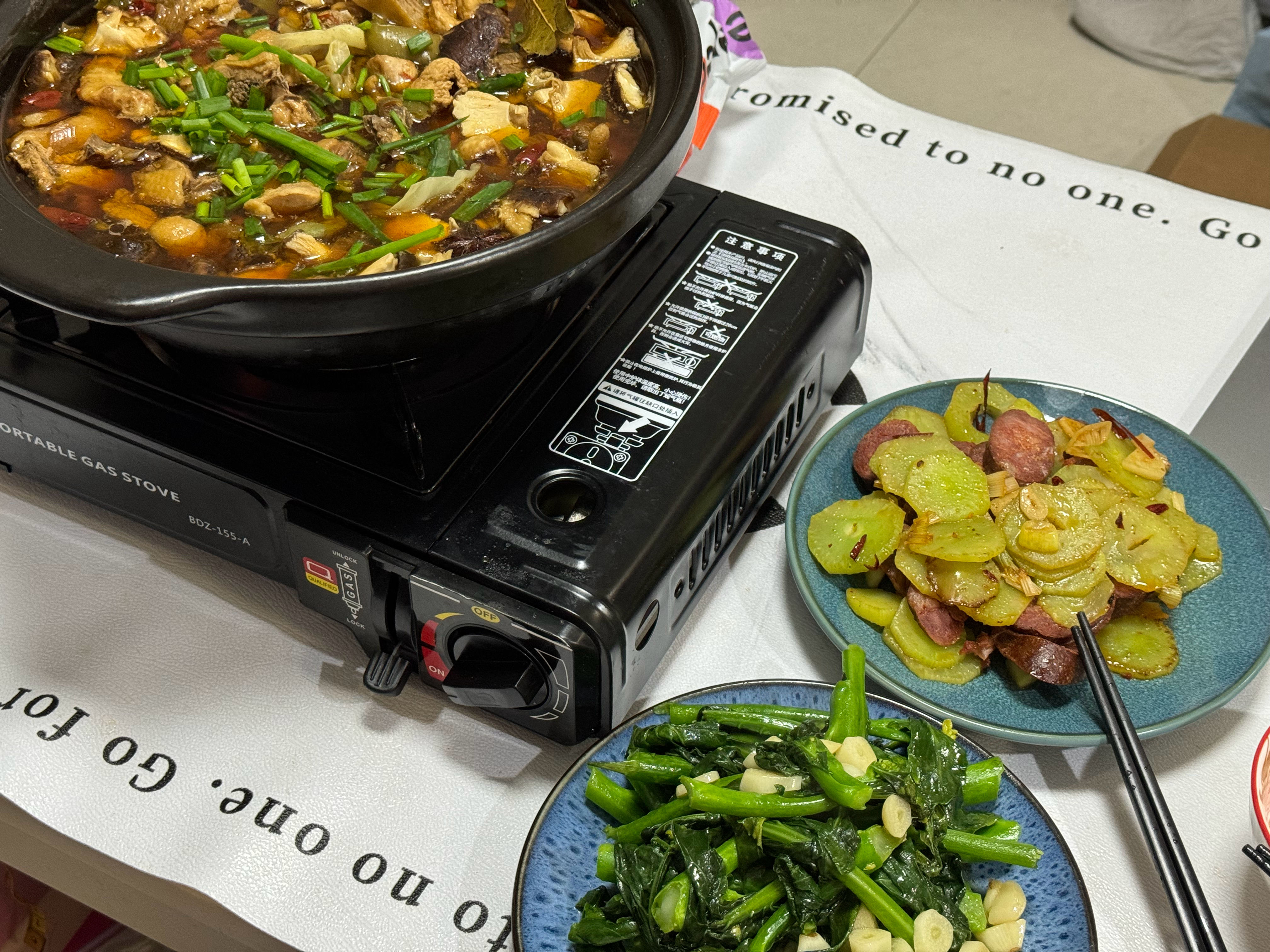 人是漂泊的鸟，而爱是宜居的岛。 ​​​