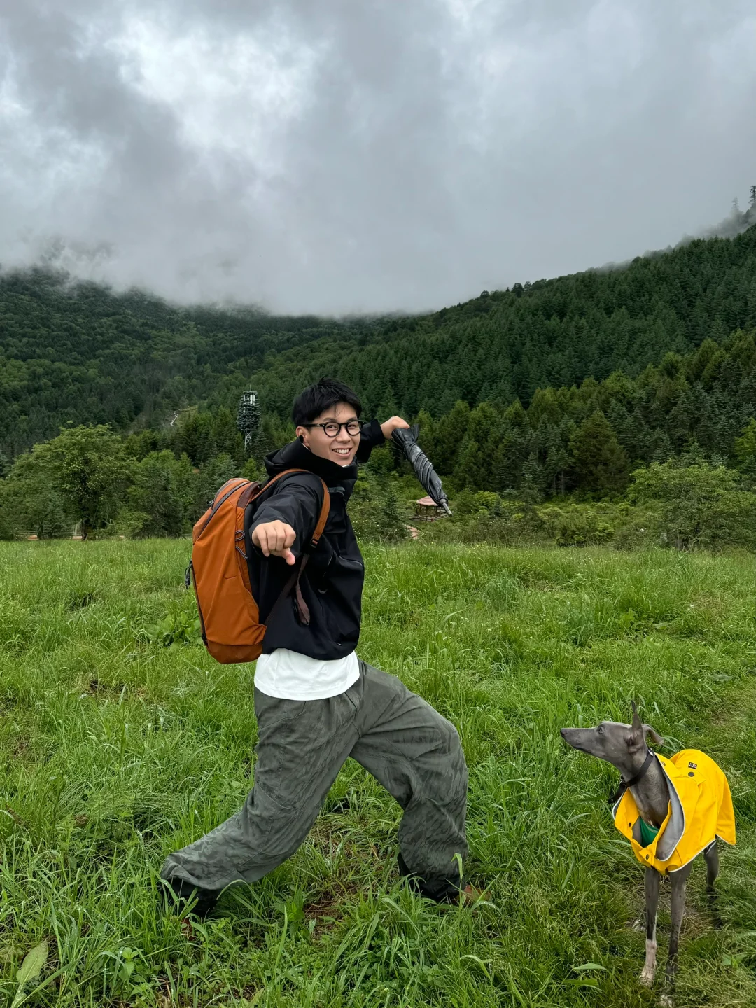 去没有顶的地方，享受阴雨天的氛围感