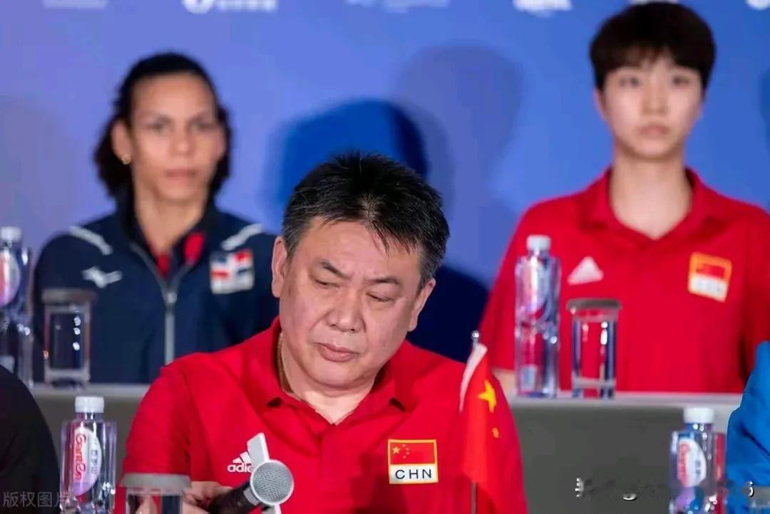 巴黎奥运会女排比赛资格赛在中国宁波举行，中国女排占据天时地利人和之优势，球迷都翘
