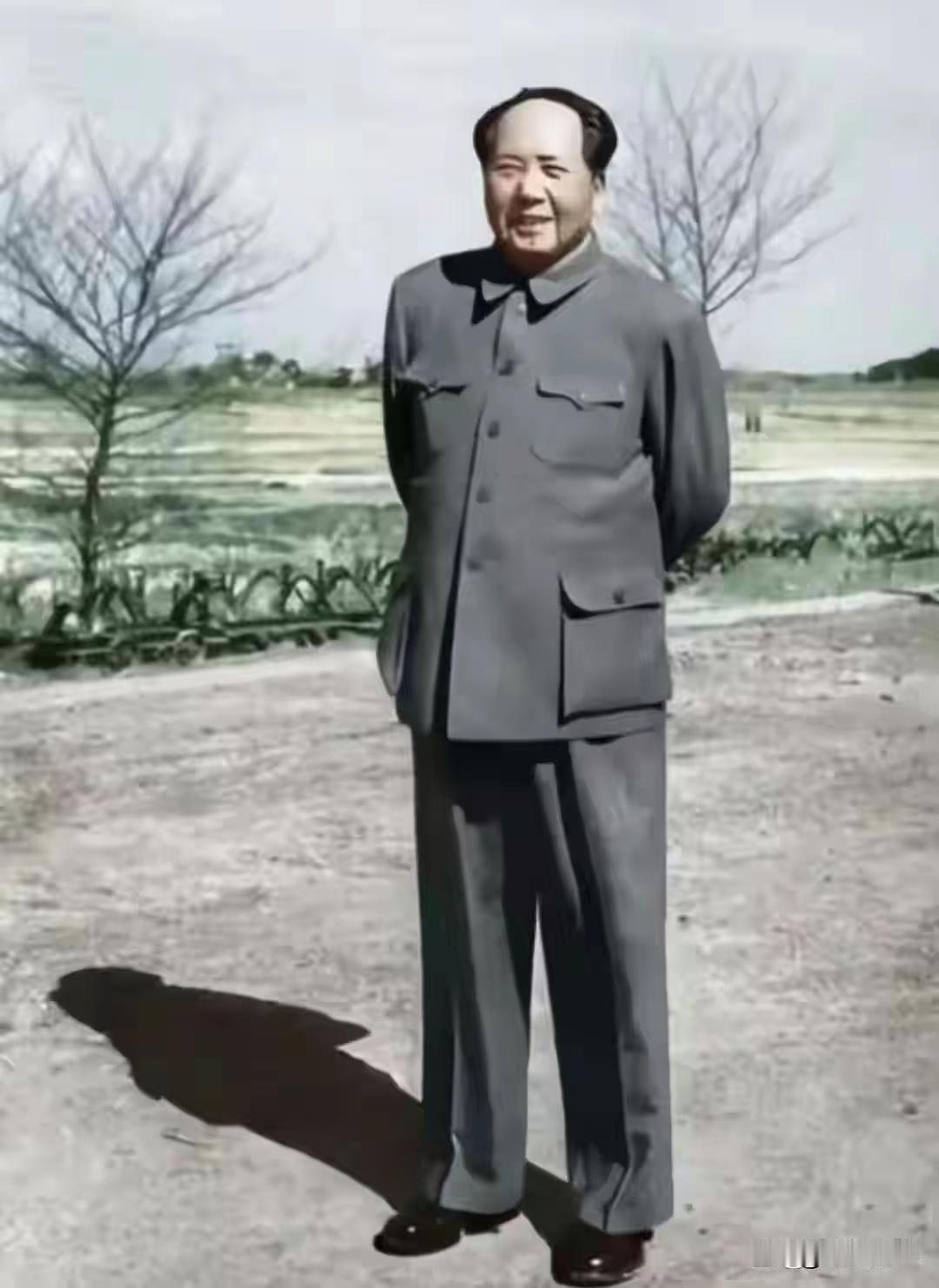 读懂伟人思想核心：短短四个字，撑起百年大国根基
 
很多人通读毛选、品读革命历史