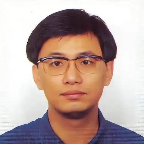 不出意外，意外果然发生了，王家卫受害者联盟又添一人，那就是远在韩国的宋慧乔。之前