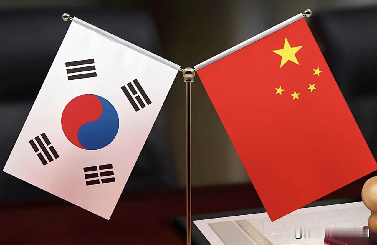 韩国以通敌罪抓了两名中国人。中韩关系可能面临一个考验。8月11日韩联社报道，一名