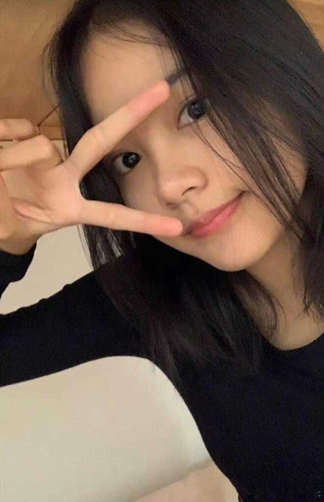 #SM新女团练习生正脸照#SM新女团练习生正脸照，长得挺好看的，好标准的sm审美