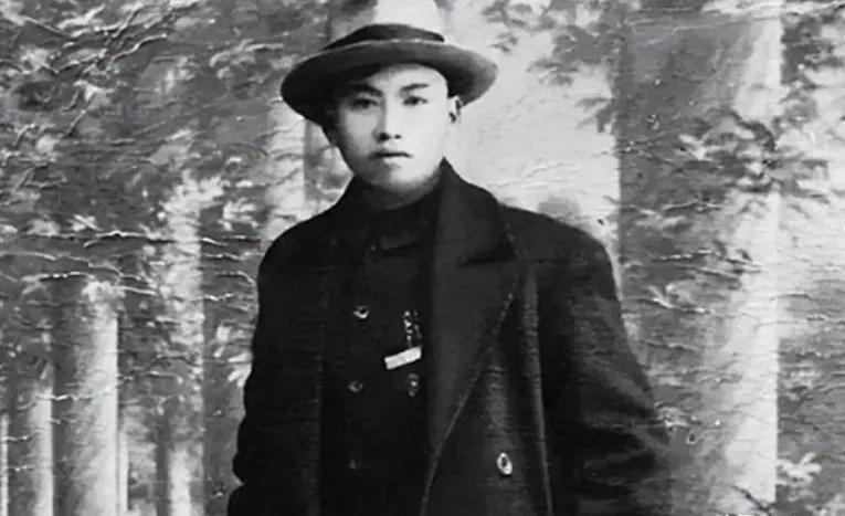 1937年为掩护周总理身中六枪，二十几刀，最后壮烈牺牲年仅23岁，他就是陈友才烈