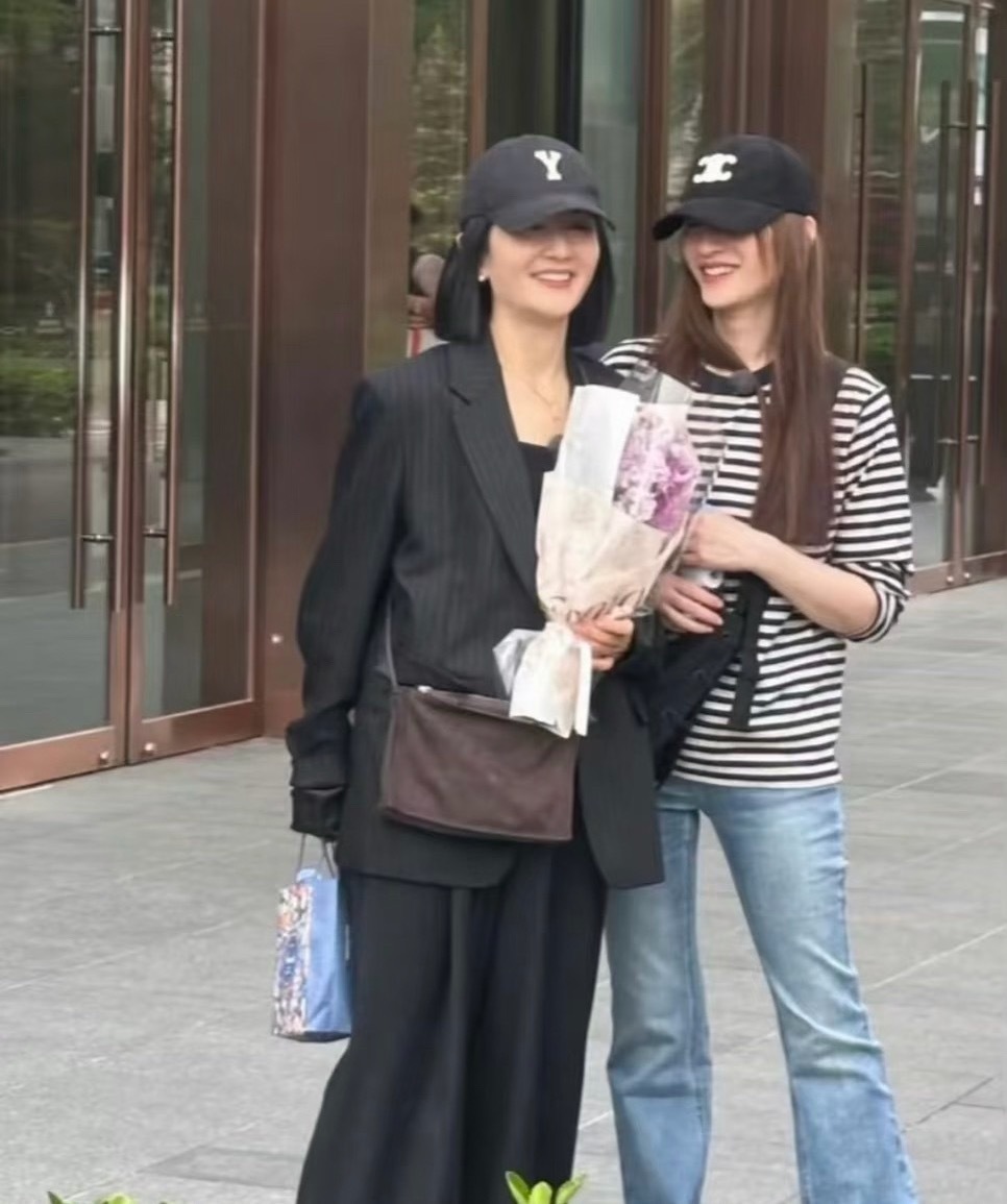 李小冉谢娜王鸥闺蜜组李小冉谢娜王鸥闺蜜组来啦！羡慕姐姐们的友谊，期待看到李小冉的