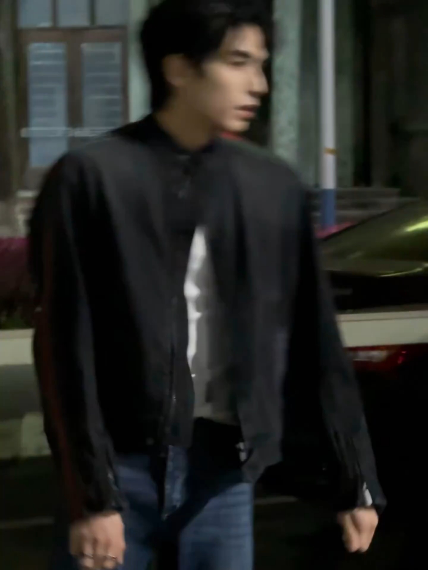 宋威龙今日OOTD实况宋威龙今日OOTD宋威龙分享今日OOTD经典红绿织带与黑色