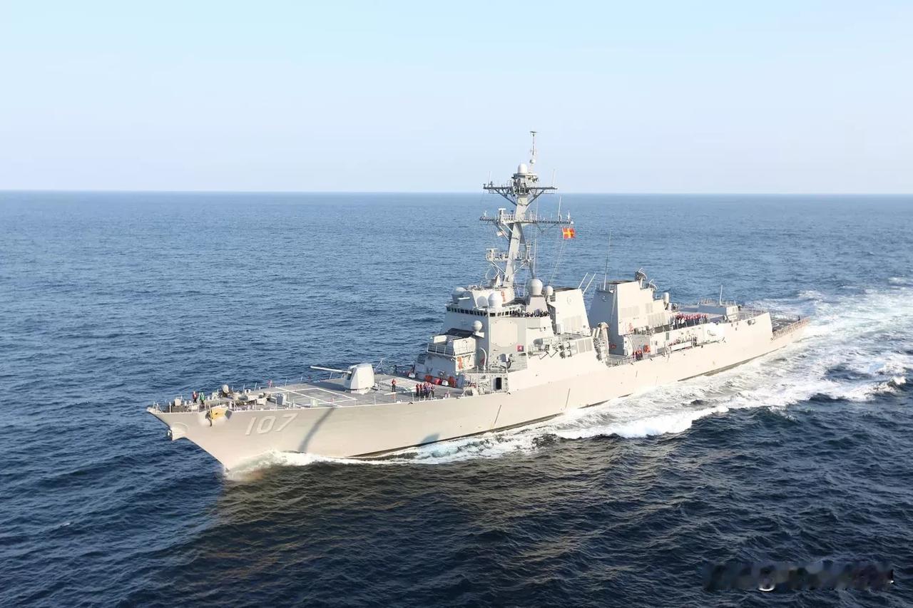 美媒透露今年6月胡塞武装的一枚导弹差点击中美国驱逐舰
华盛顿时间11月2日上午，