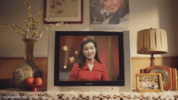 刘晓庆戳穿中国式父母的谎言刘晓庆的短片看得我眼睛酸酸的💧爸爸妈妈总是“爱说谎”