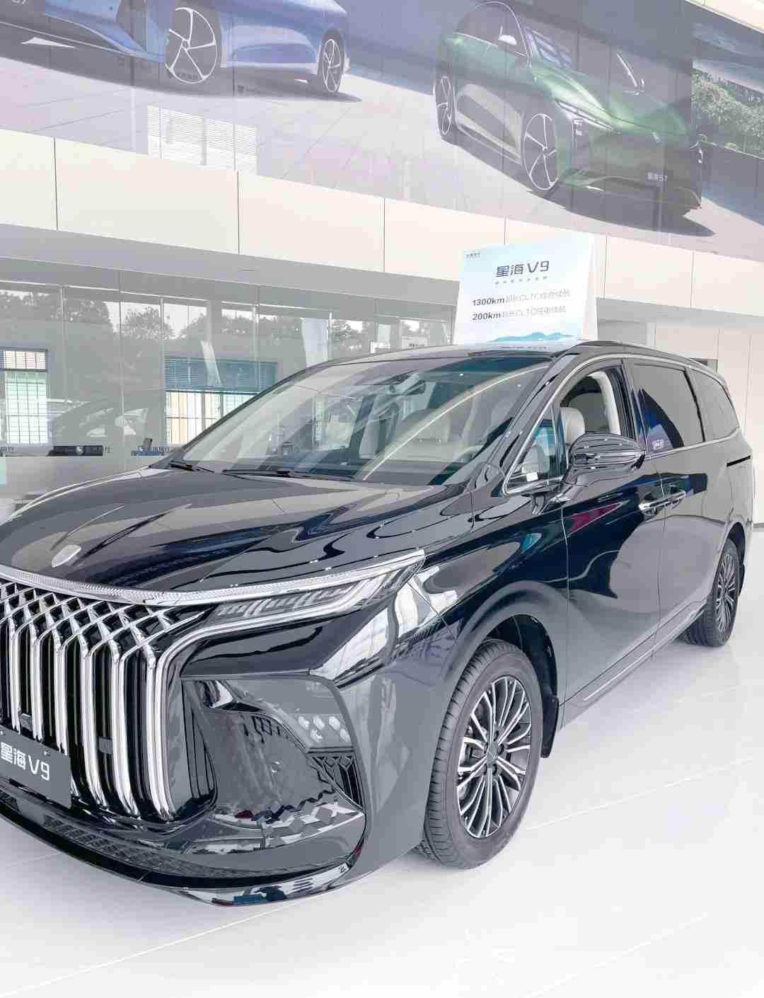 这就是赤裸裸的现实啊！
6％家庭，买50万元以上的车；
12％家庭，买20~50