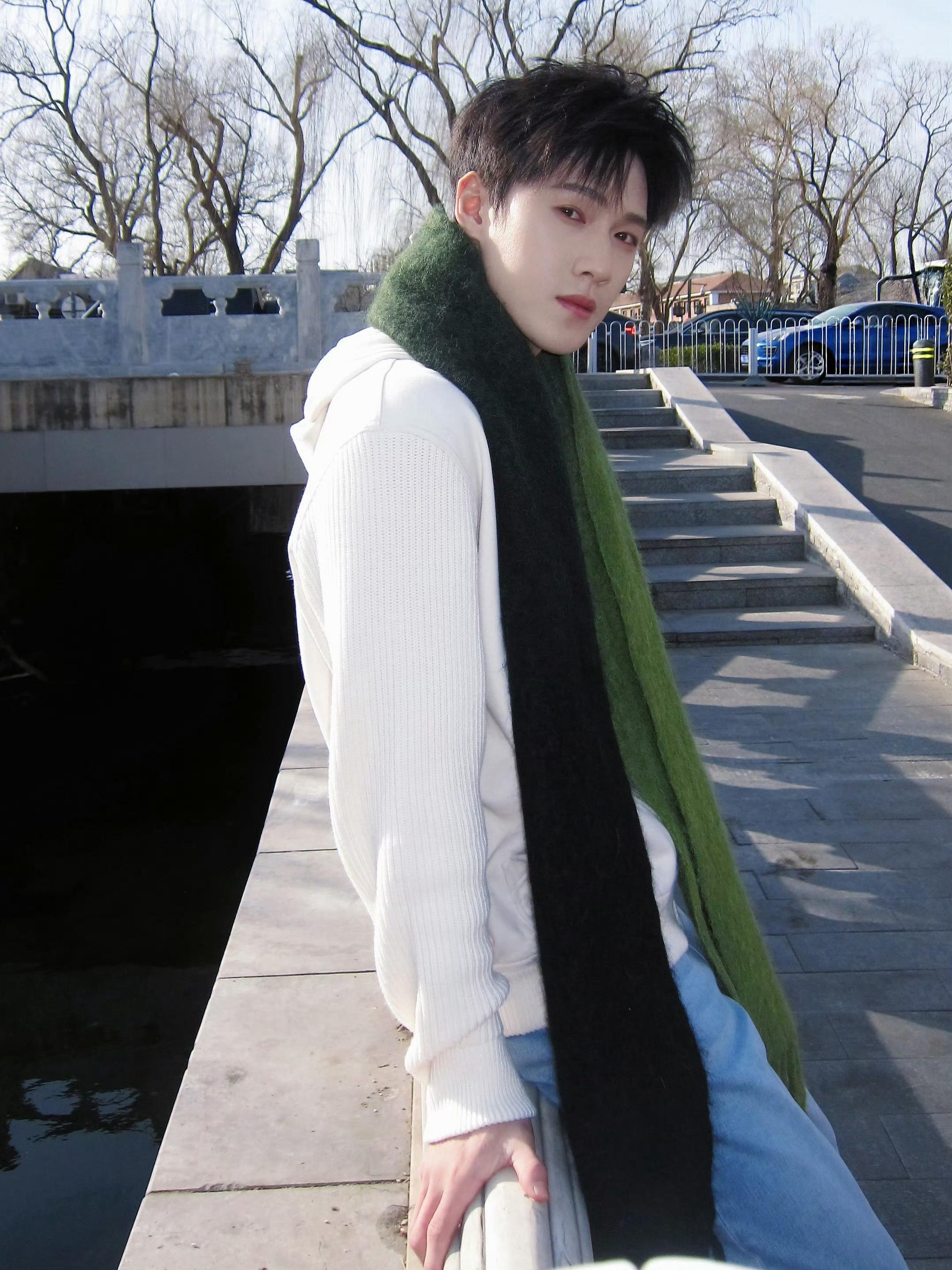 好男友风的一组图，说李昀锐是氛围感的神没人反对吧