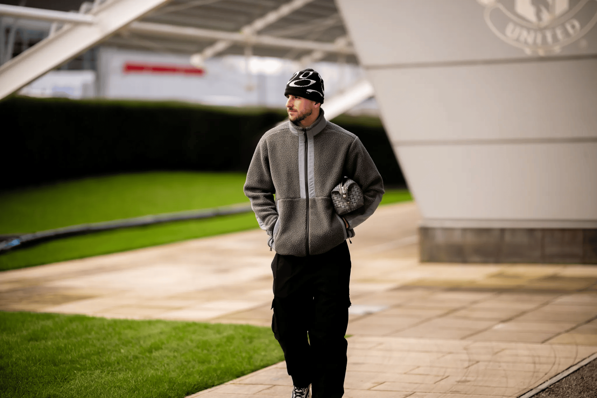 芒特场外收入颇丰，和多个品牌有签约合作&入账600万英镑