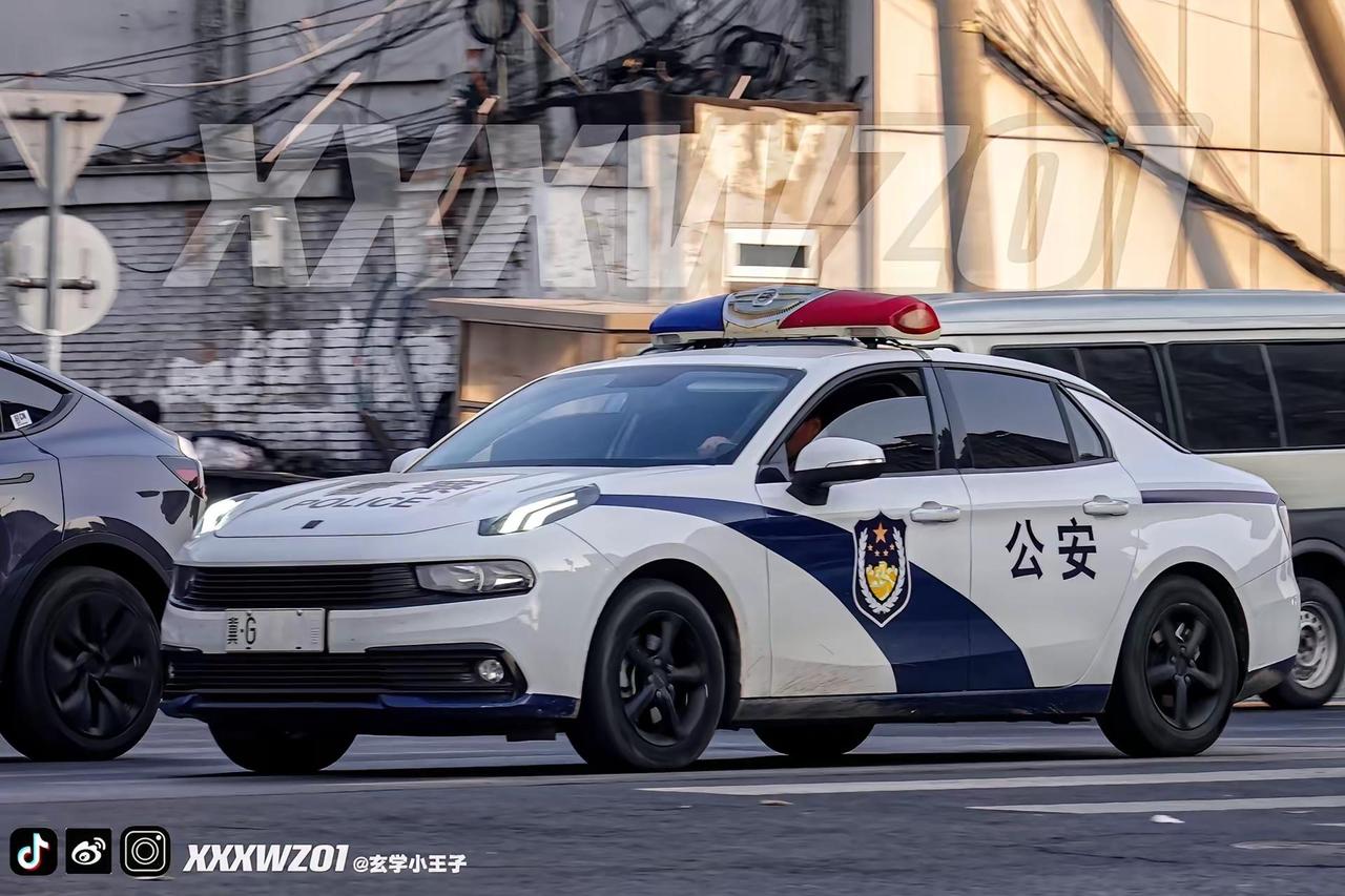 首见领克03限定皮肤。汽车摄影 自带bgm的车 年轻人的运动轿跑 03 领克
