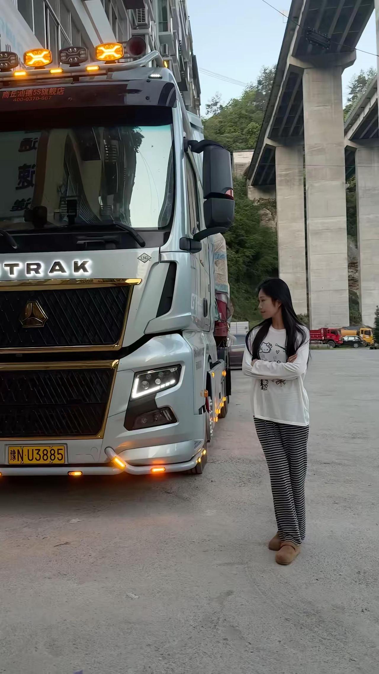 五一就不约了 贫困叫我去潦倒 西北叫我去喝风 太忙了、