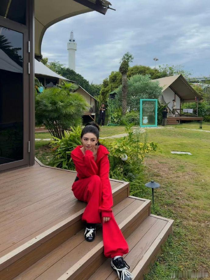 恋综女嘉宾当面吐槽男嘉宾好装心动双重奏 心动双重奏约会名场面，台球桌上徐斯铖嘴上