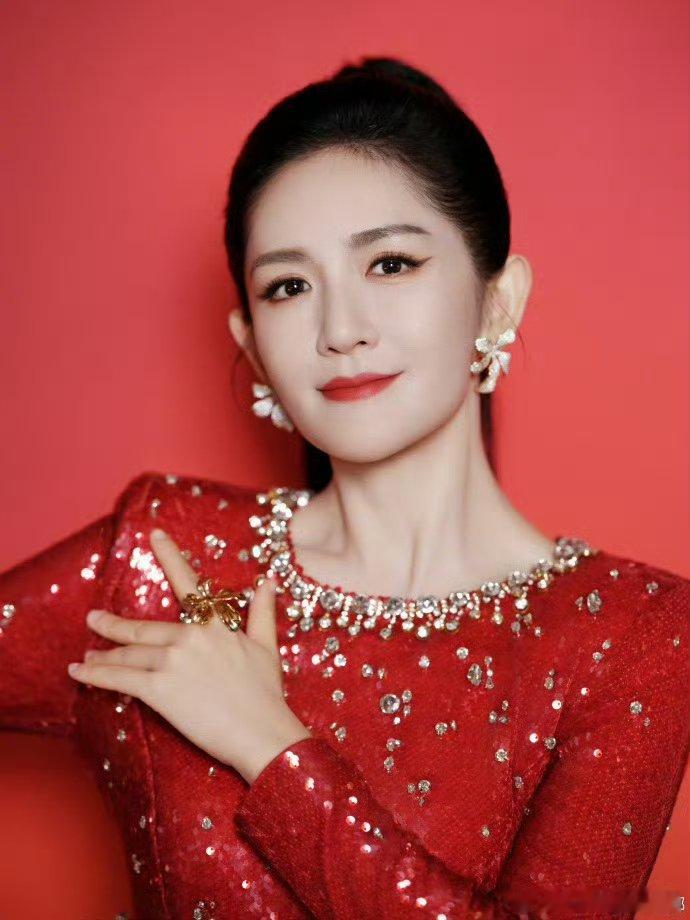 谢娜一听到张杰名字就害羞了 央视秋晚的名场面预定！她听到名字后的反应没有一丝刻意
