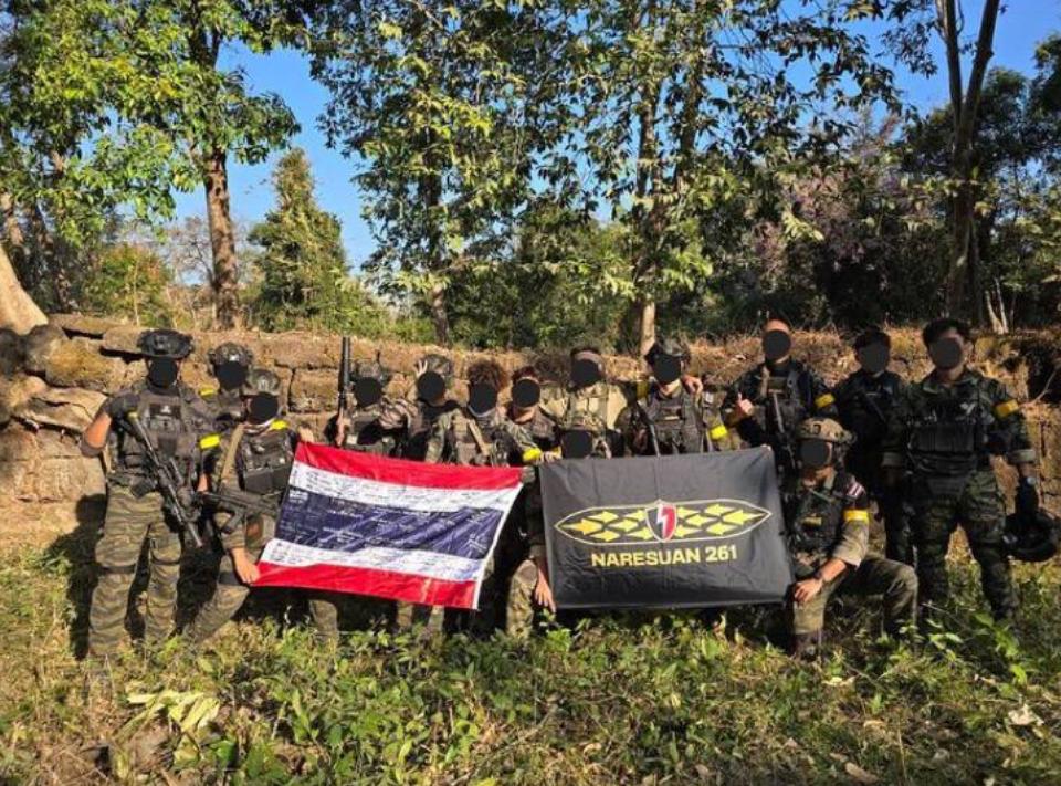 泰国在与柬埔寨军队的战斗中，Naresuan 261（边境巡逻警察空中增援部队）