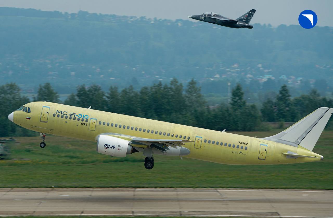 首架量产型 MC-21客机完成首飞（图片版）2026年8月3日，俄罗斯联合航空制