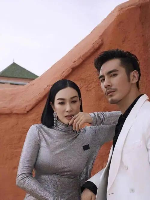 2015年，张伦硕认识钟丽缇时，无房无车，存款只有5万，在北京租房住，钟丽缇虽然