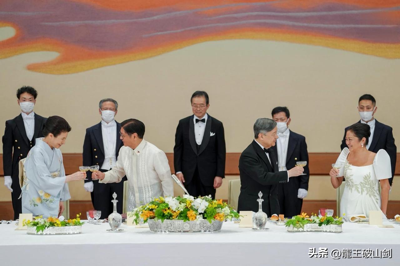 日本国宴分量少，样子好看吃不饱。日本天皇德仁举行国宴，欢迎来访的菲律宾总统小马科