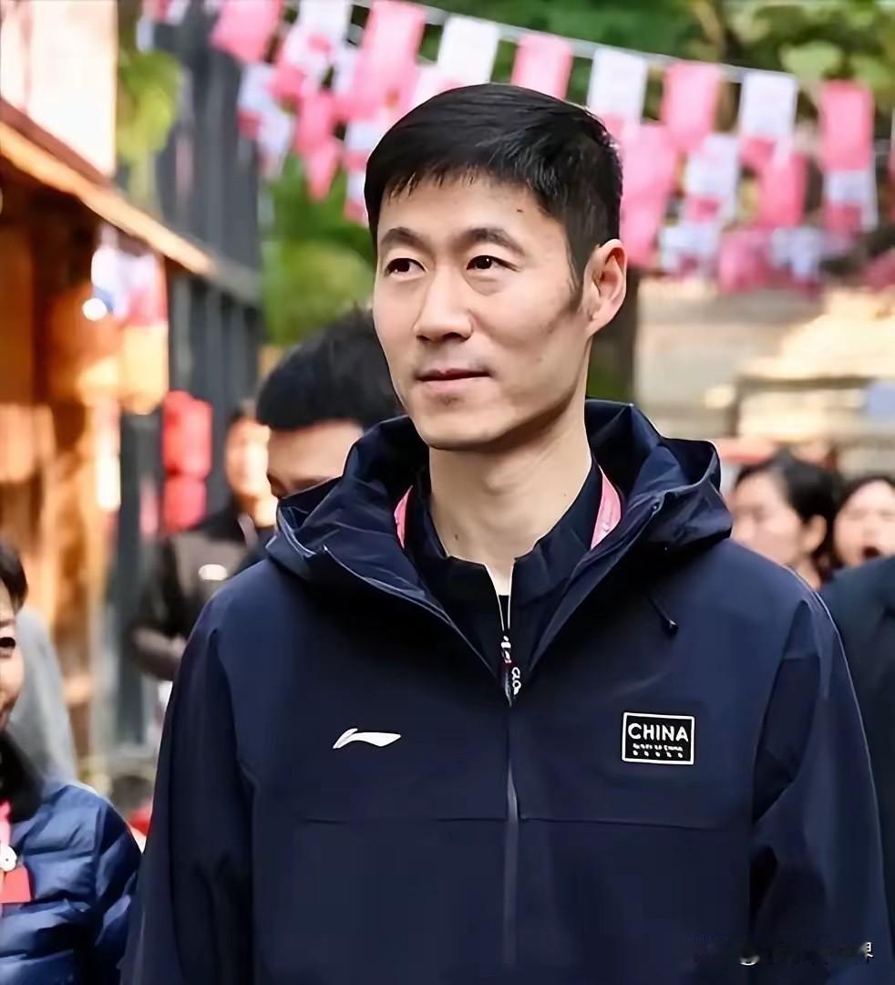 王励勤这把，太狠了。
孙颖莎彻底不卷了，能不打的比赛，基本上都不打了，王曼昱也开