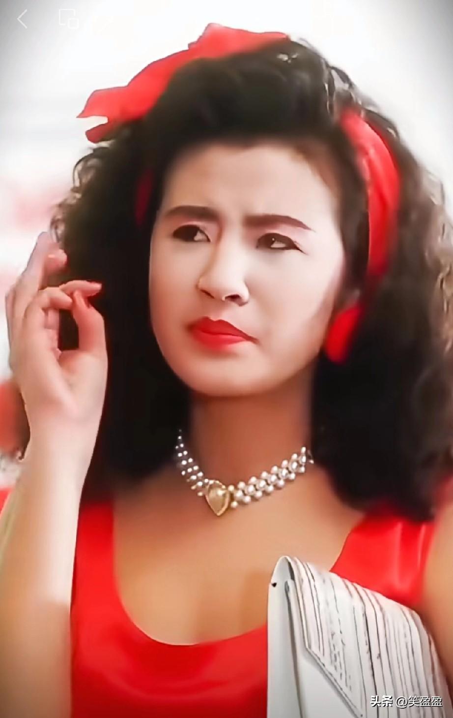 港圈这位谐星太绝了！
靠自毁形象的喜剧风逆袭！
有女版周星驰之称，凭《洪兴十三妹