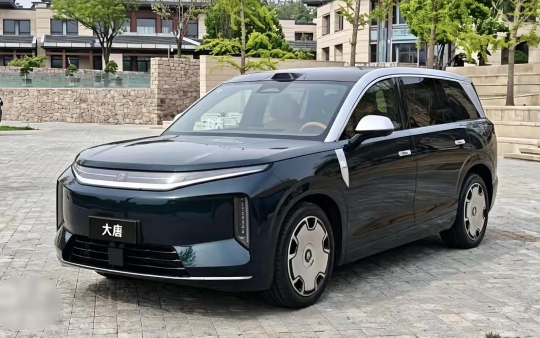 比亚迪 大唐EV，上市价格预测。

续航800km后驱版，105.79度电池包，