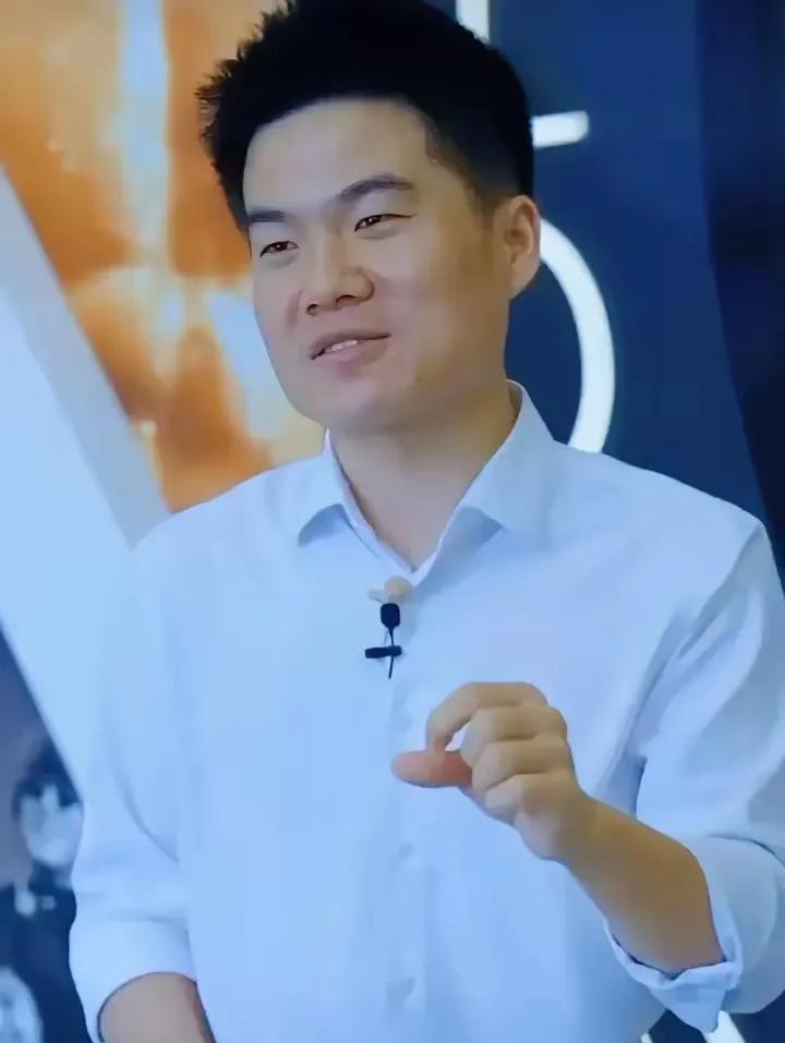 你说这些反反复复借董宇辉来炒作的人是啥心理啊！为了扳倒他？还是为了让自己黑红？