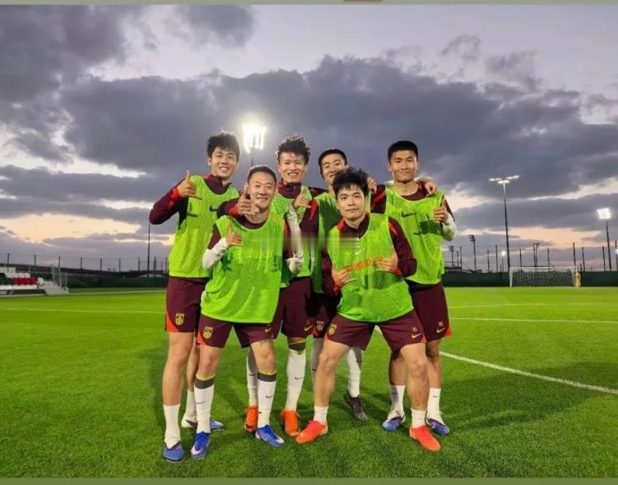 北京国安北京国安 林良铭更新社交媒体分享国家队训练胜利小组。 