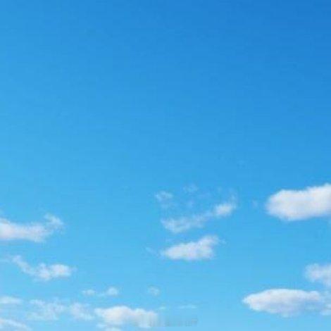 走的路越远，越喜欢温柔的人。温柔是内敛的斗志，是包容这个世界糟糕的部分，是不抱怨