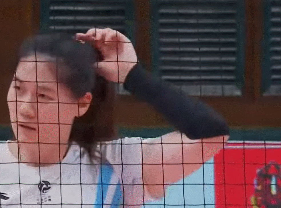 排超联赛2025-2026中国女排超级联赛起伏都挺大的，陈厚羽中局阶段打得不错 