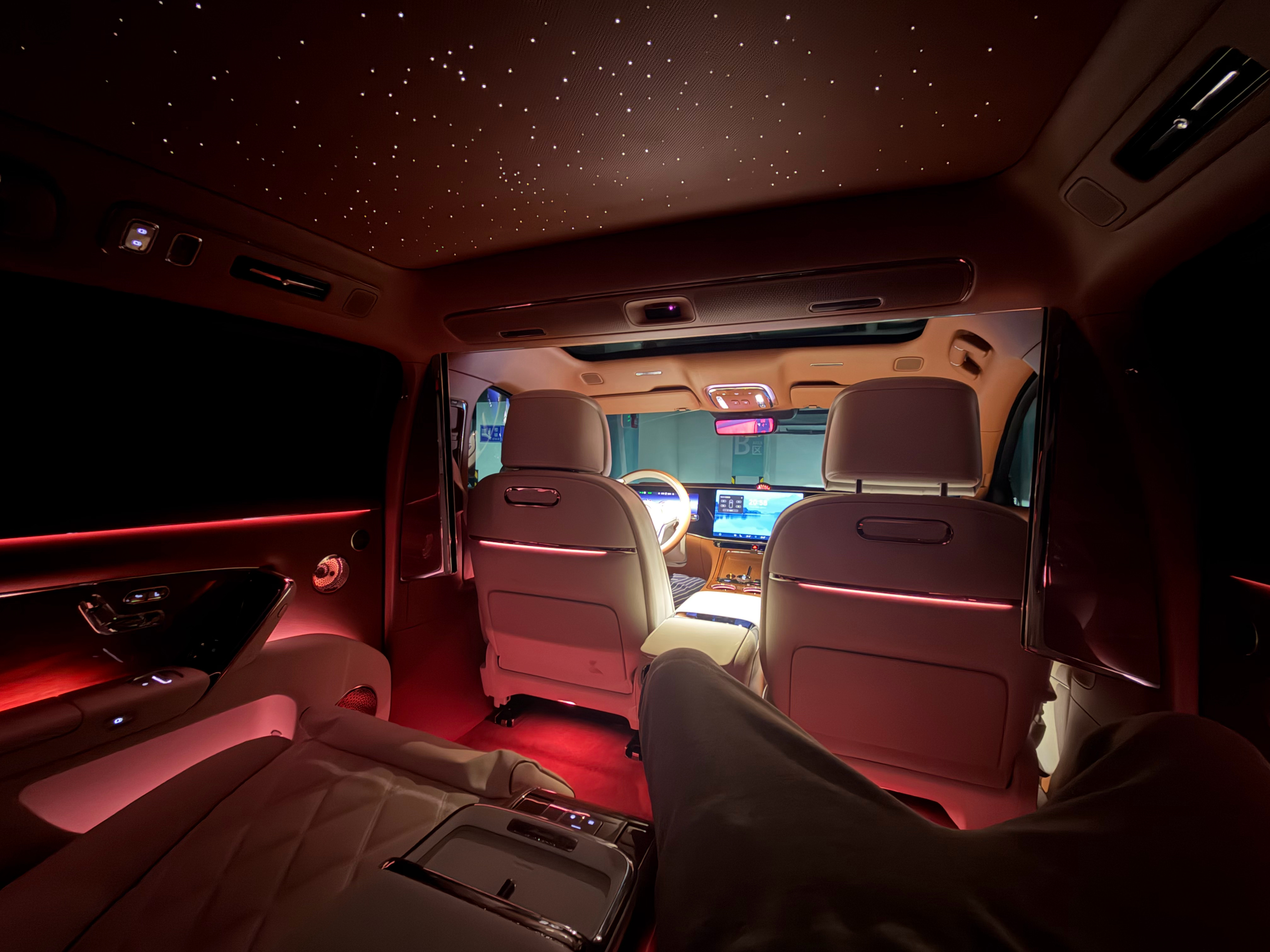 尊界S800登顶3月超豪华轿车榜在我看来，这次登顶不只是销量领先，更是大家对中国