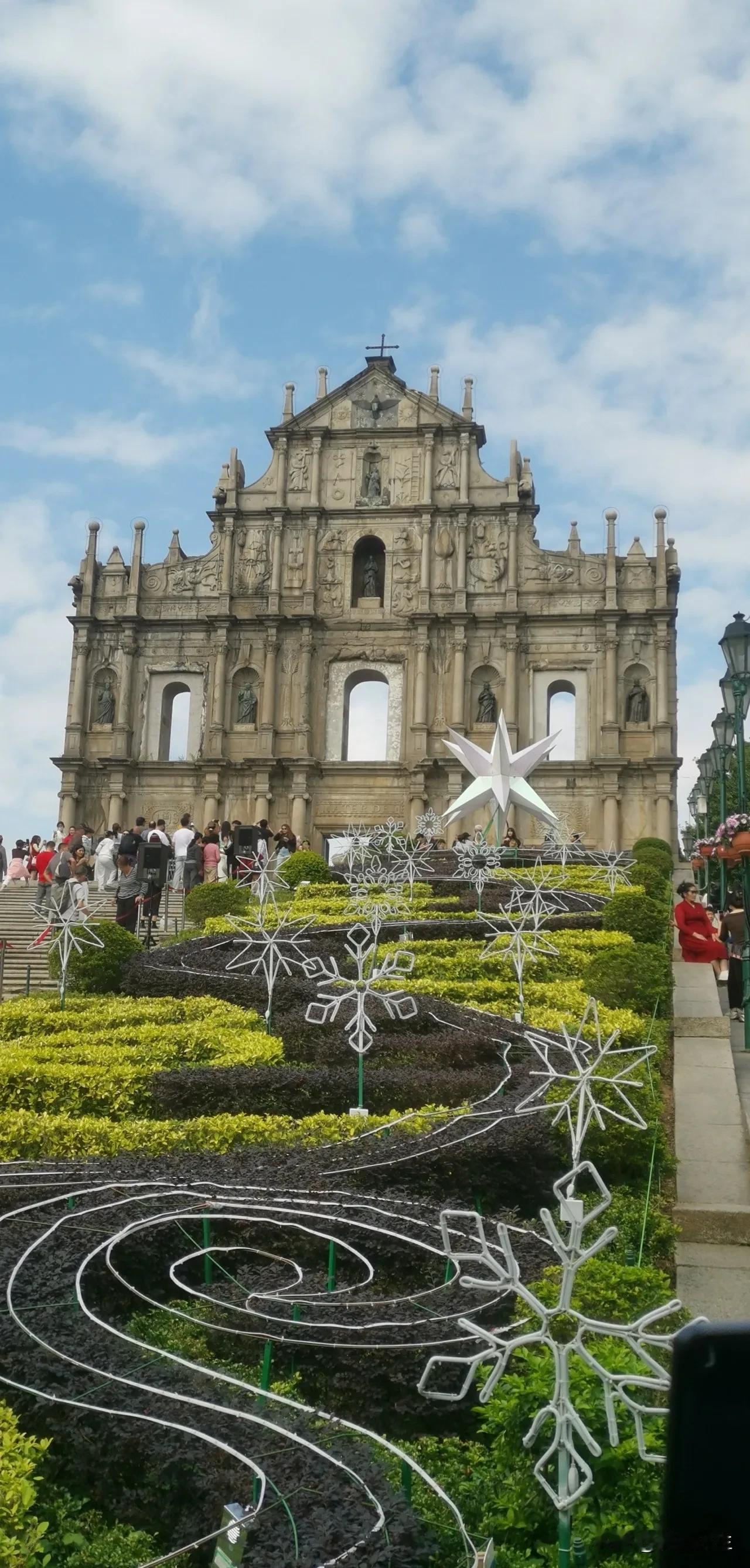 愿你有进一寸的勇气
​        亦有退一尺的从容