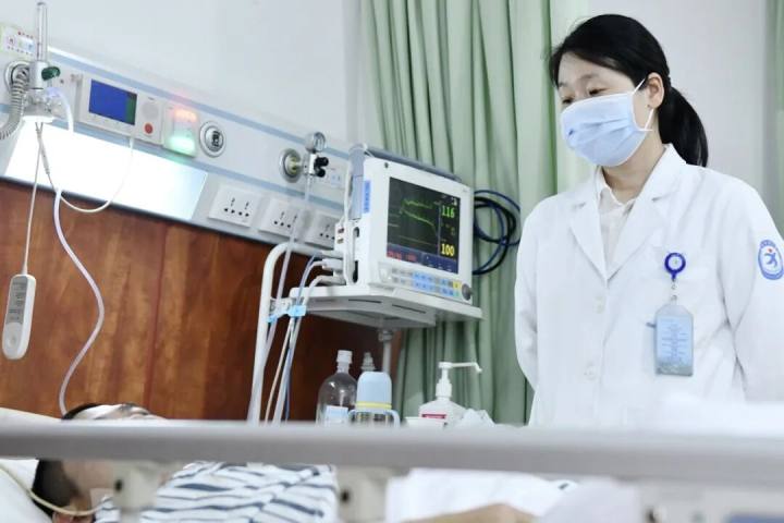 踩中一枚小铁钉没当回事，小伙在急诊重症监护室待了40天！