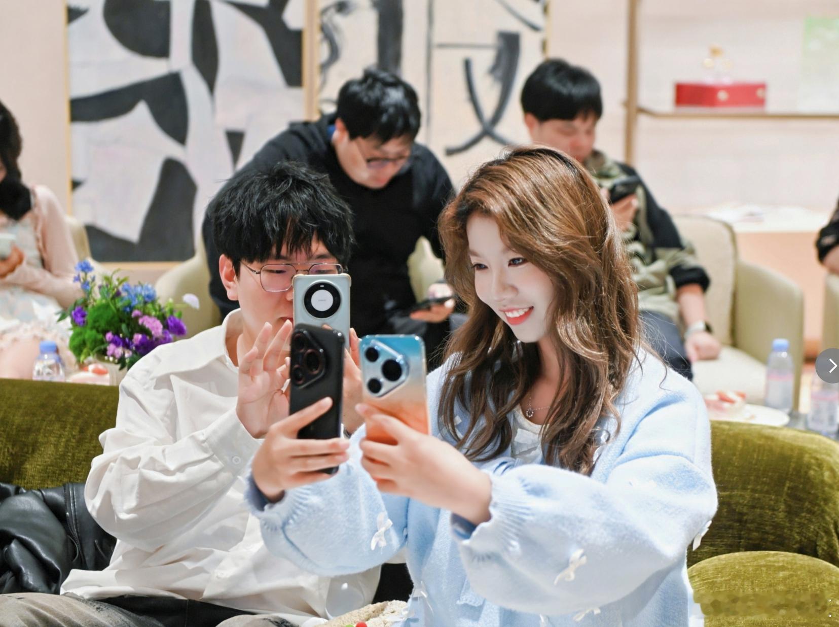 华为Pura90系列开售爆单被华为Pura 90系列首销刷屏了，还有线上没抢到，