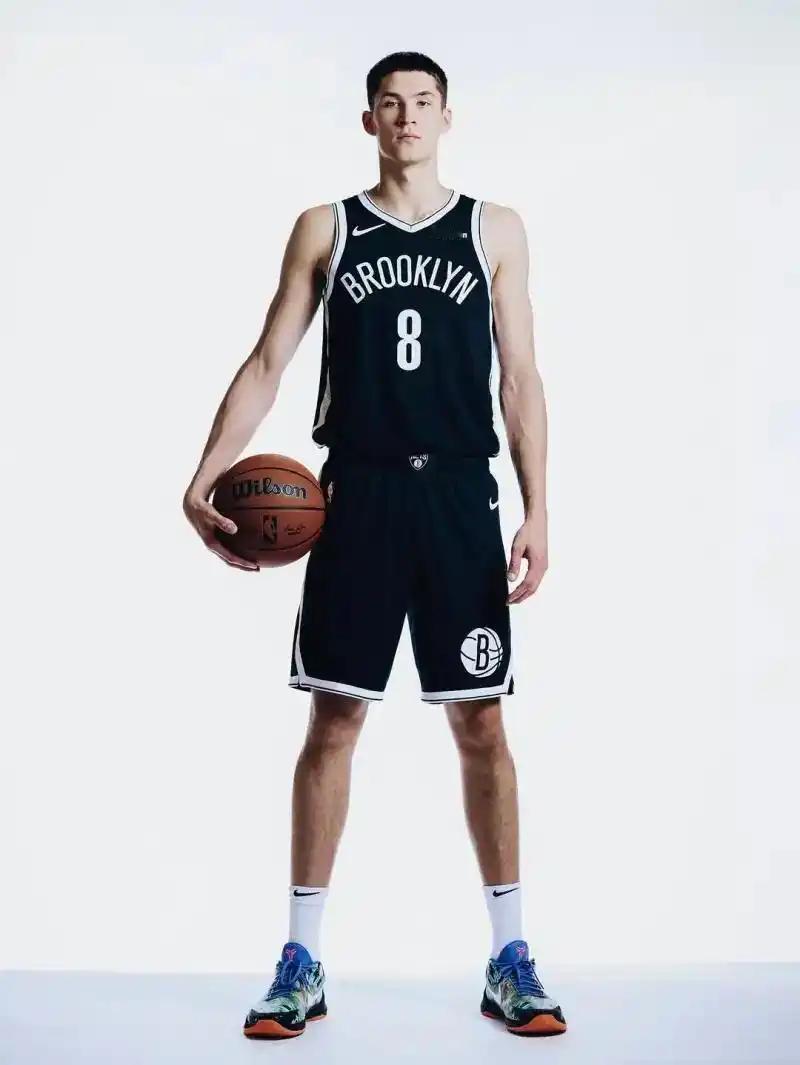 篮网五个首轮签刮出一个新秀全明星

篮网战胜爵士，篮网8号秀杰明砍下25分10篮