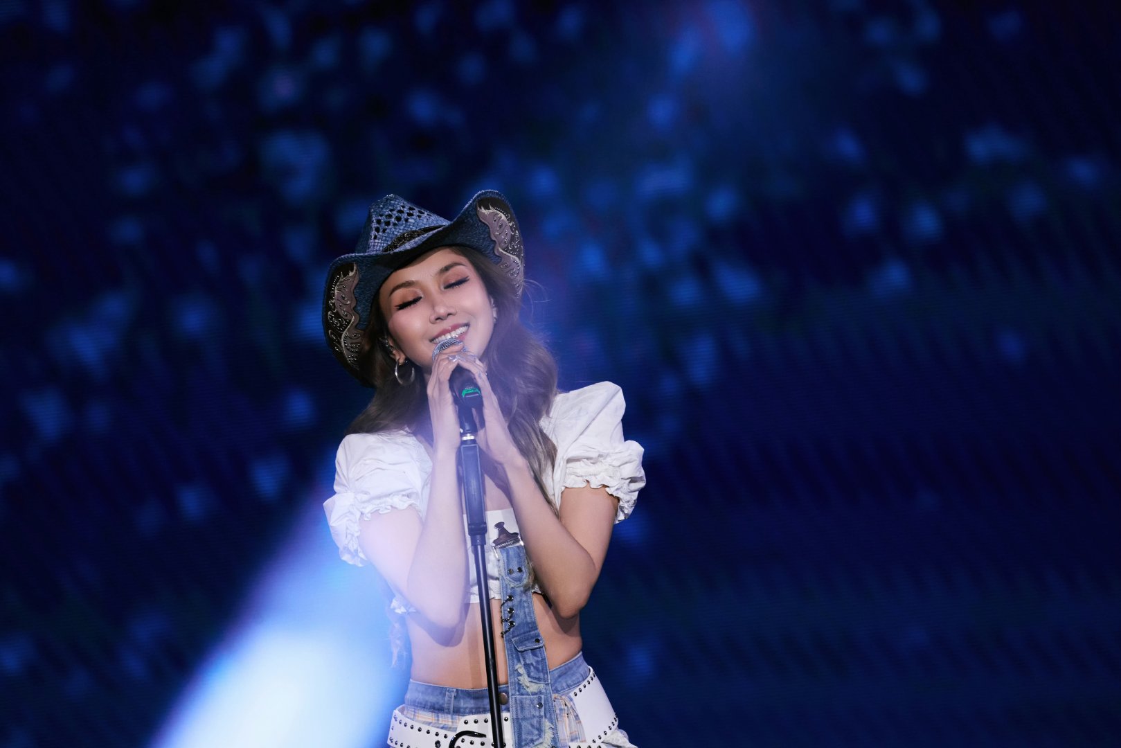 王蓉德州禹城演唱会四首金曲全唱王蓉德州禹城演唱会金曲连连王蓉德州禹城现场太燃，全